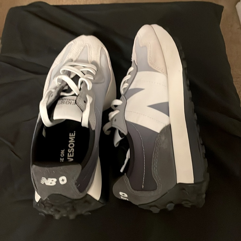 Figs/NewBalance 327 shoes